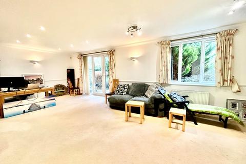 2 bedroom ground floor flat for sale, Bassett Green Road, Southampton