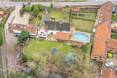 6 bedroom detached house for sale, Strumpshaw