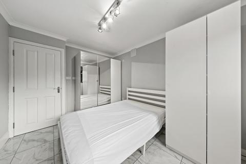 1 bedroom ground floor flat for sale, Harp Island Close, London
