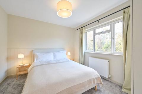 3 bedroom semi-detached house to rent, Gauden Close, Clapham, London, SW4