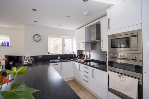 16 Balmoral Quays, Penarth, CF64 3NS
