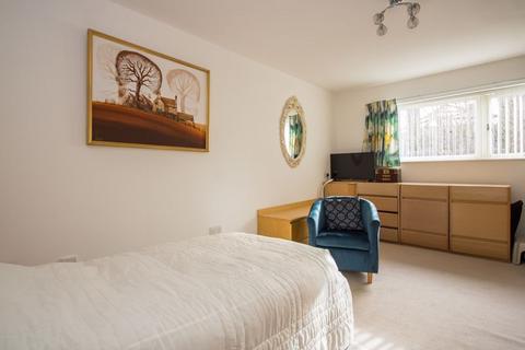 16 Balmoral Quays, Penarth, CF64 3NS