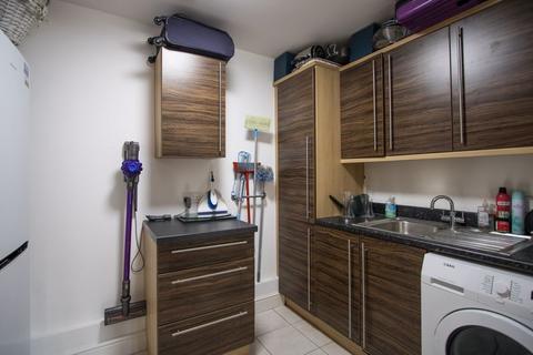 16 Balmoral Quays, Penarth, CF64 3NS