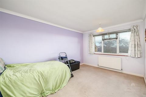 135 Compton Avenue, Plymouth, PL3 5DE
