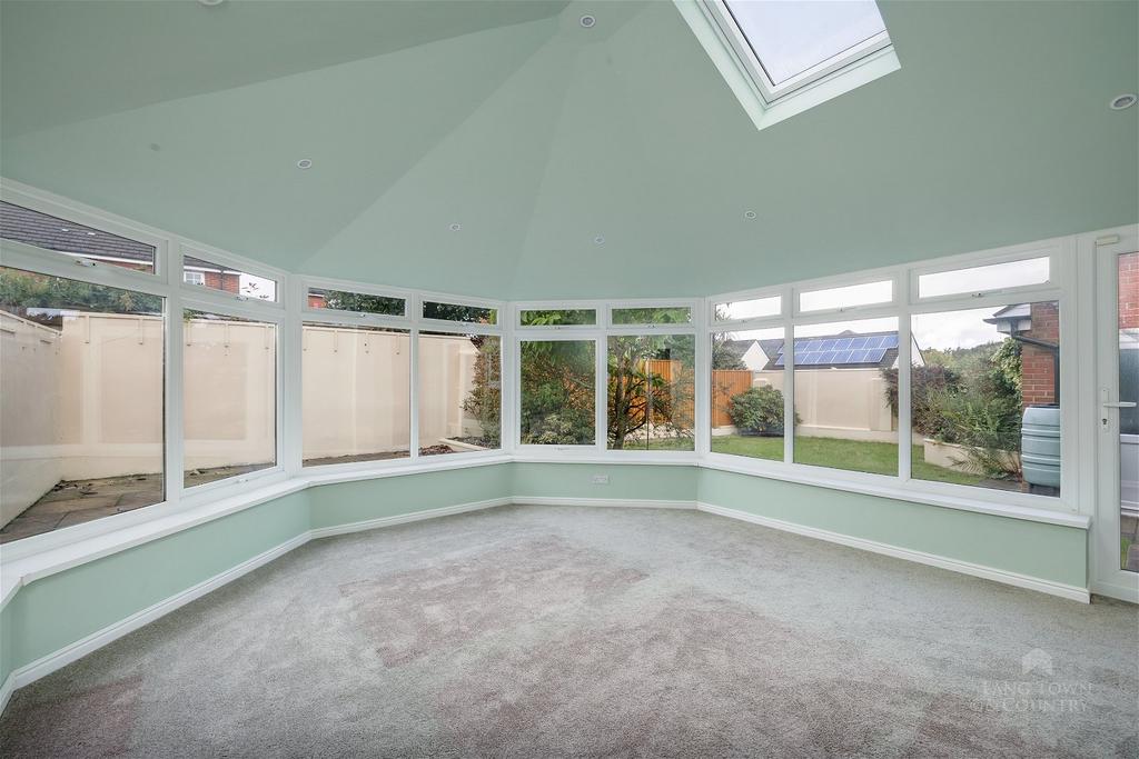 Warspite Gardens, Plymouth PL5 5 bed detached house for sale £525,000