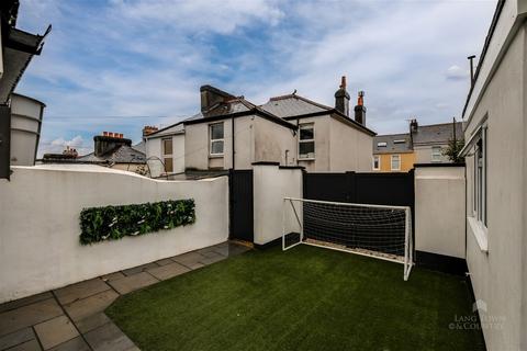 45 Higher Compton Road, Plymouth, PL3 5HZ