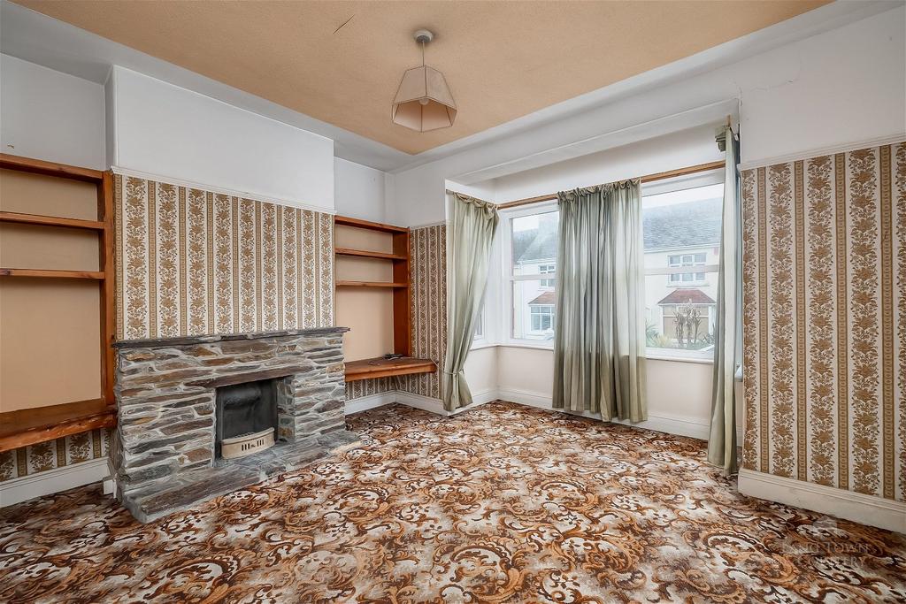 Dale Gardens, Plymouth PL4 3 bed terraced house for sale £210,000