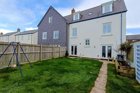 4 bedroom semi-detached house for sale, Stret Grifles, Newquay TR8