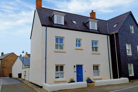 4 bedroom semi-detached house for sale, Stret Grifles, Newquay TR8