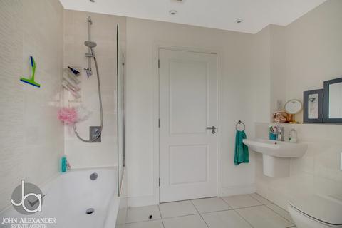 25 Berryfield Close, Tiptree, Colchester, CO5 0FQ