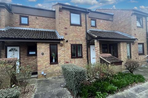 17 Rayners Gardens, Northolt, UB5 6PY