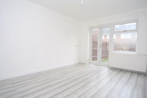 17 Rayners Gardens, Northolt, UB5 6PY
