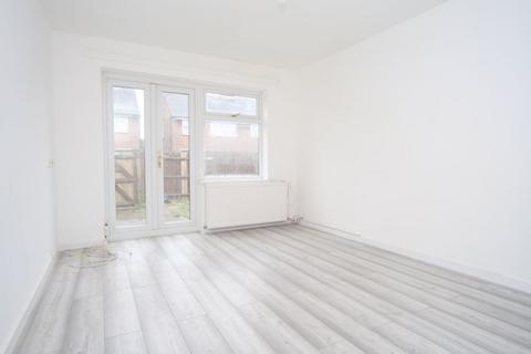 17 Rayners Gardens, Northolt, UB5 6PY