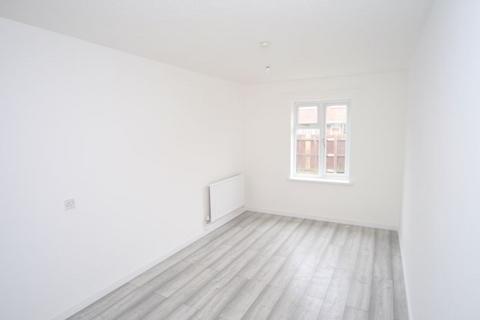17 Rayners Gardens, Northolt, UB5 6PY