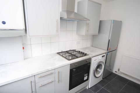 17 Rayners Gardens, Northolt, UB5 6PY