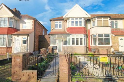 3 bedroom terraced house for sale, Coniston Avenue, Greenford