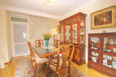 9 Coniston Avenue, Perivale, Greenford, UB6 8ED