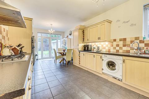 4 bedroom chalet for sale, Shipwrights Drive, Benfleet, SS7