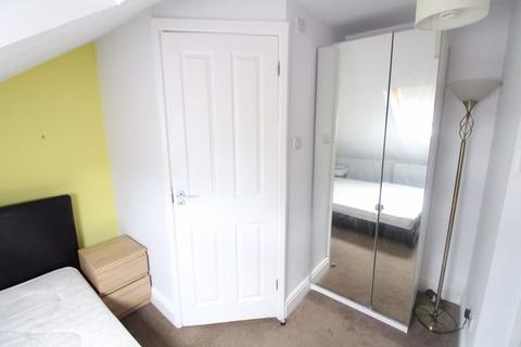 1 bedroom in a house share to rent, Wensleydale -  Luton - LU2 7PN
