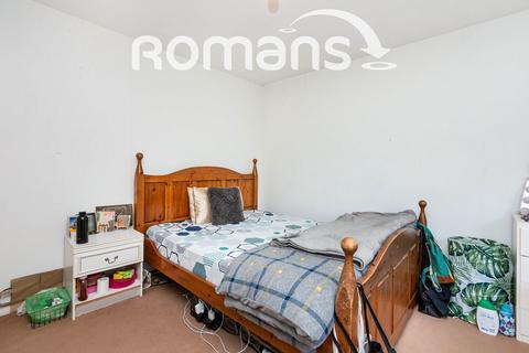 1 bedroom in a house share to rent - The Chantrys