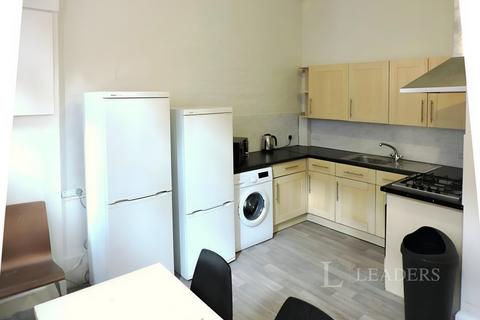 5 bedroom townhouse to rent, Cambridge Grove, Hove