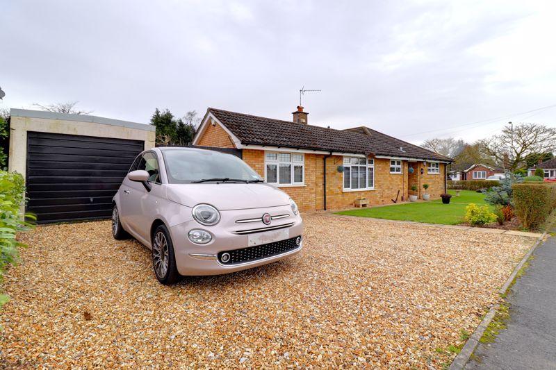 Avenue, Stafford ST17 2 bed semidetached bungalow for sale