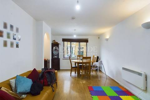 2 bedroom apartment to rent - Tyndale Court, Two bedroom