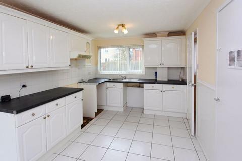 3 bedroom terraced house to rent, Sandcroft, Sutton Hill