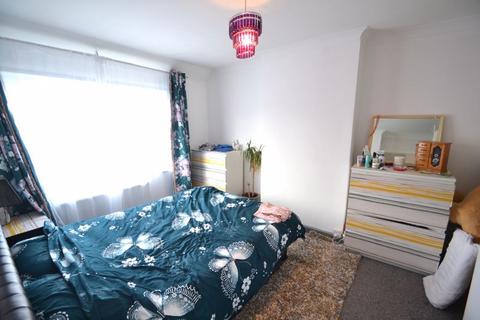 3 Longcroft, London, SE9 3BQ