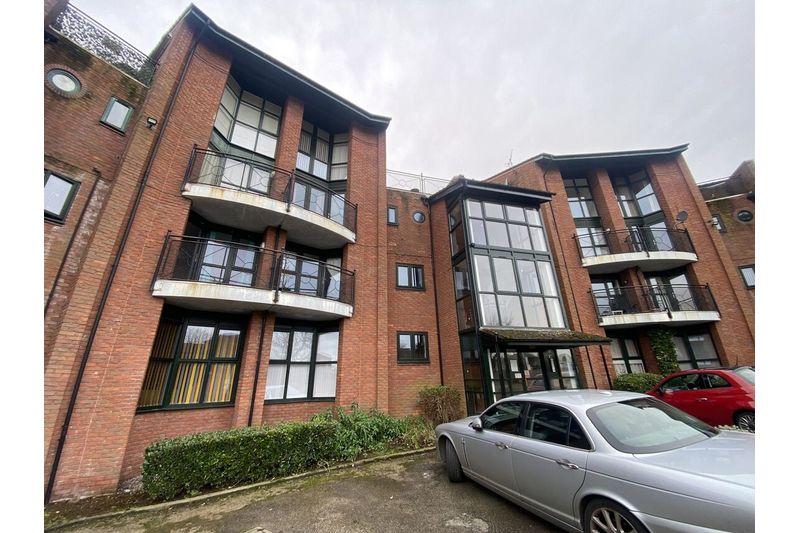 Priory Wharf, Birkenhead, CH41 5LB 3 bed flat £1,000 pcm (£231 pw)