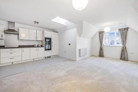 2 bedroom flat for sale, Addington Road, Sanderstead, Surrey, CR2 8AX