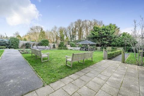 2 bedroom flat for sale, Addington Road, Sanderstead, Surrey, CR2 8AX