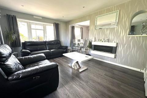 2 bedroom park home for sale, Pepperstock, Luton LU1