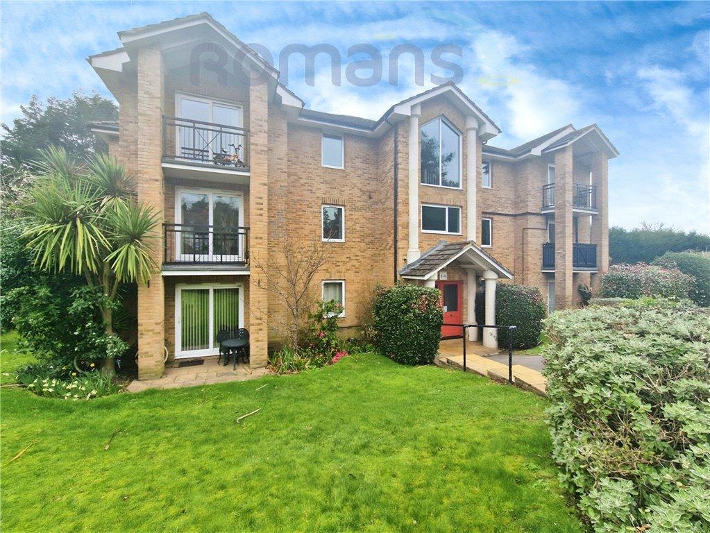 Salisbury Road, Farnborough, Hampshire 2 bed apartment for sale £290,000