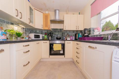 2 bedroom terraced house for sale, Thorpe Gardens, Leeds