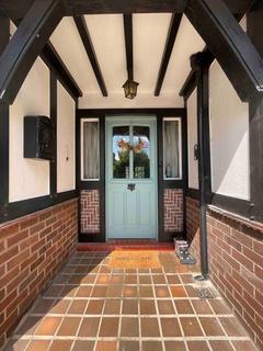 4 bedroom detached house for sale, Tarvin Road, Chester