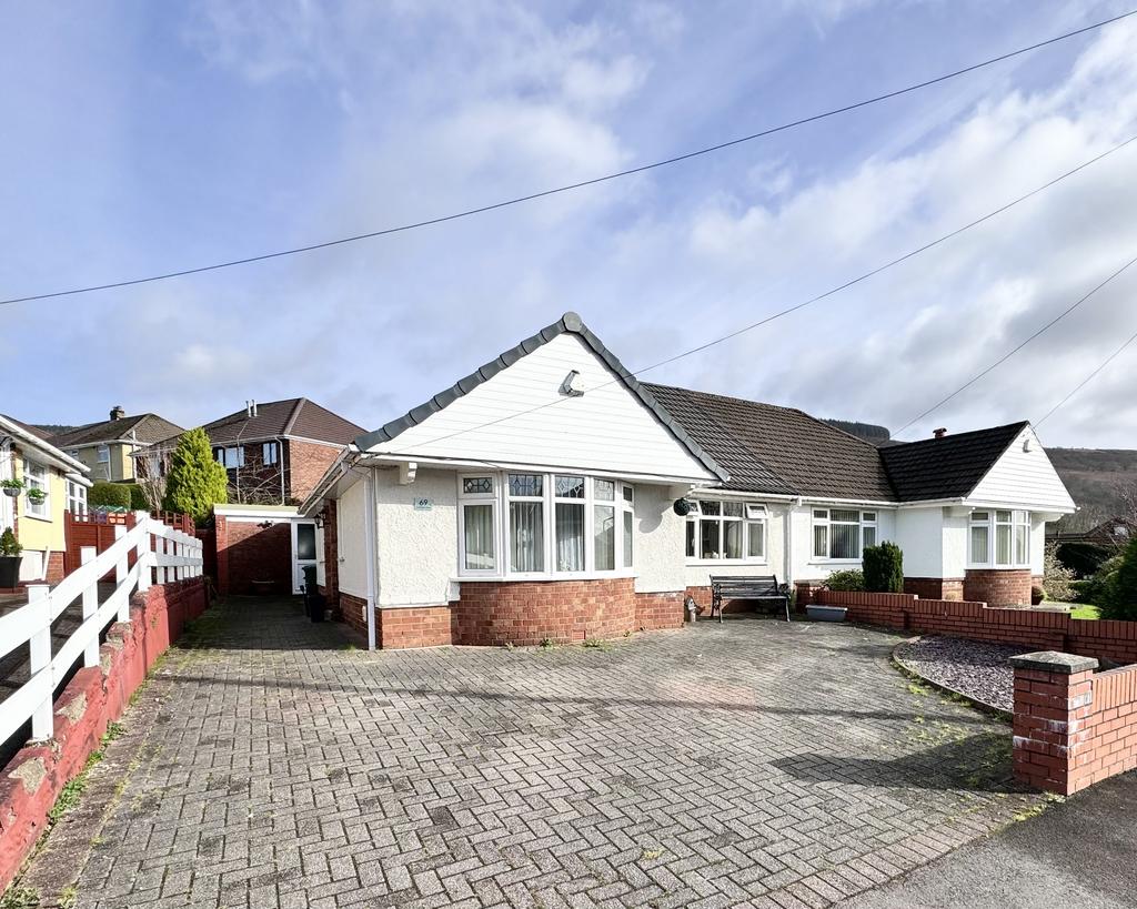 Cwmbach, Aberdare CF44 2 bed semidetached bungalow for sale £235,000