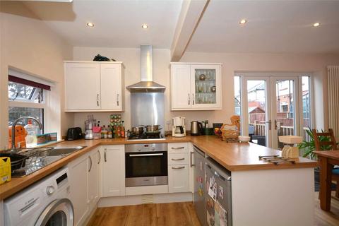 32 Woodside View, Leeds, LS4 2QS