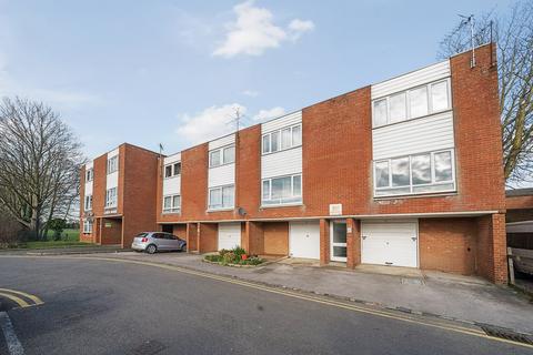 2 bedroom maisonette for sale, Bedford Road, Henlow, SG16