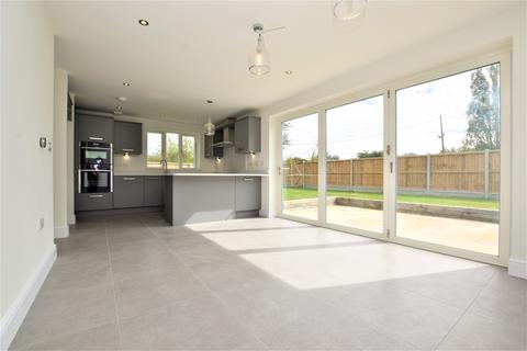 4 bedroom detached house to rent, Mill Road, Mayland, Chelmsford, CM3