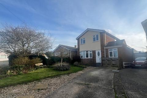 5 bedroom detached house for sale, Pyesand, KIRBY-LE-SOKEN, CO13