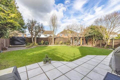10 Follett Close, Old Windsor, Windsor, SL4 2NZ