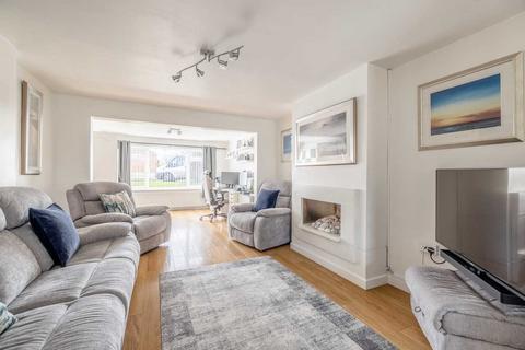 10 Follett Close, Old Windsor, Windsor, SL4 2NZ