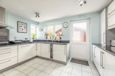 10 Follett Close, Old Windsor, Windsor, SL4 2NZ