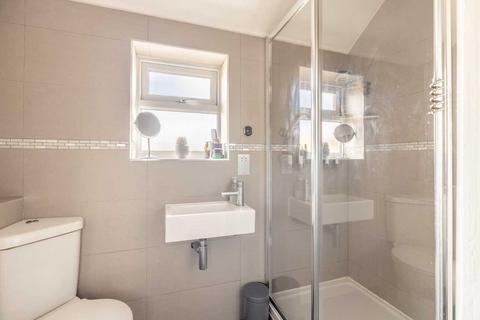 10 Follett Close, Old Windsor, Windsor, SL4 2NZ