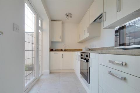 3 bedroom house to rent, Mill Road, Worthing BN11