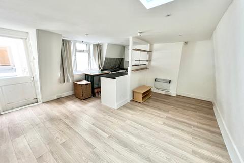 Studio to rent, Brighton BN2