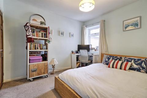 2 bedroom house for sale, Richmond Road, Romford RM1
