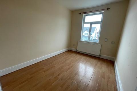 8 bedroom house share to rent, Staines Road, Hounslow TW4