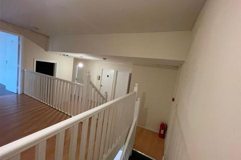 8 bedroom house share to rent, Staines Road, Hounslow TW4